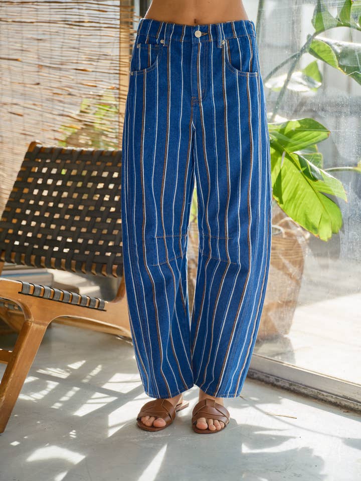 AJP5975 CALÇAS DE GANGA COM RISCA ESCOVADA por atacado de Aaron & Amber