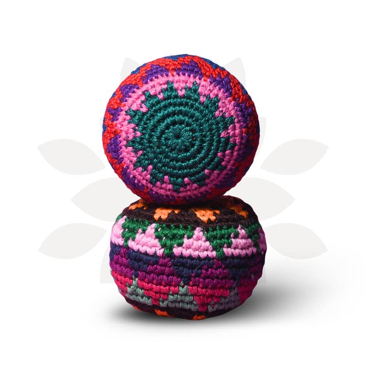 Balle anti-stress multicolore au crochet | Boule de pétanque - Guatemala pour la vente par Lumily