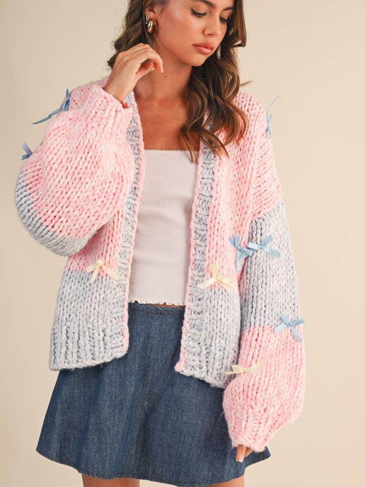 Gilet épais à blocs de couleur avec détail de ruban pour la vente par Klesis