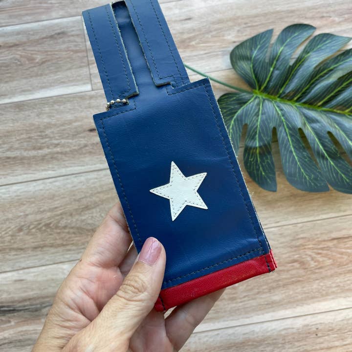 Läder bagagelapp, röd vit och blå med stjärndesign för wholesale av Mally Designs