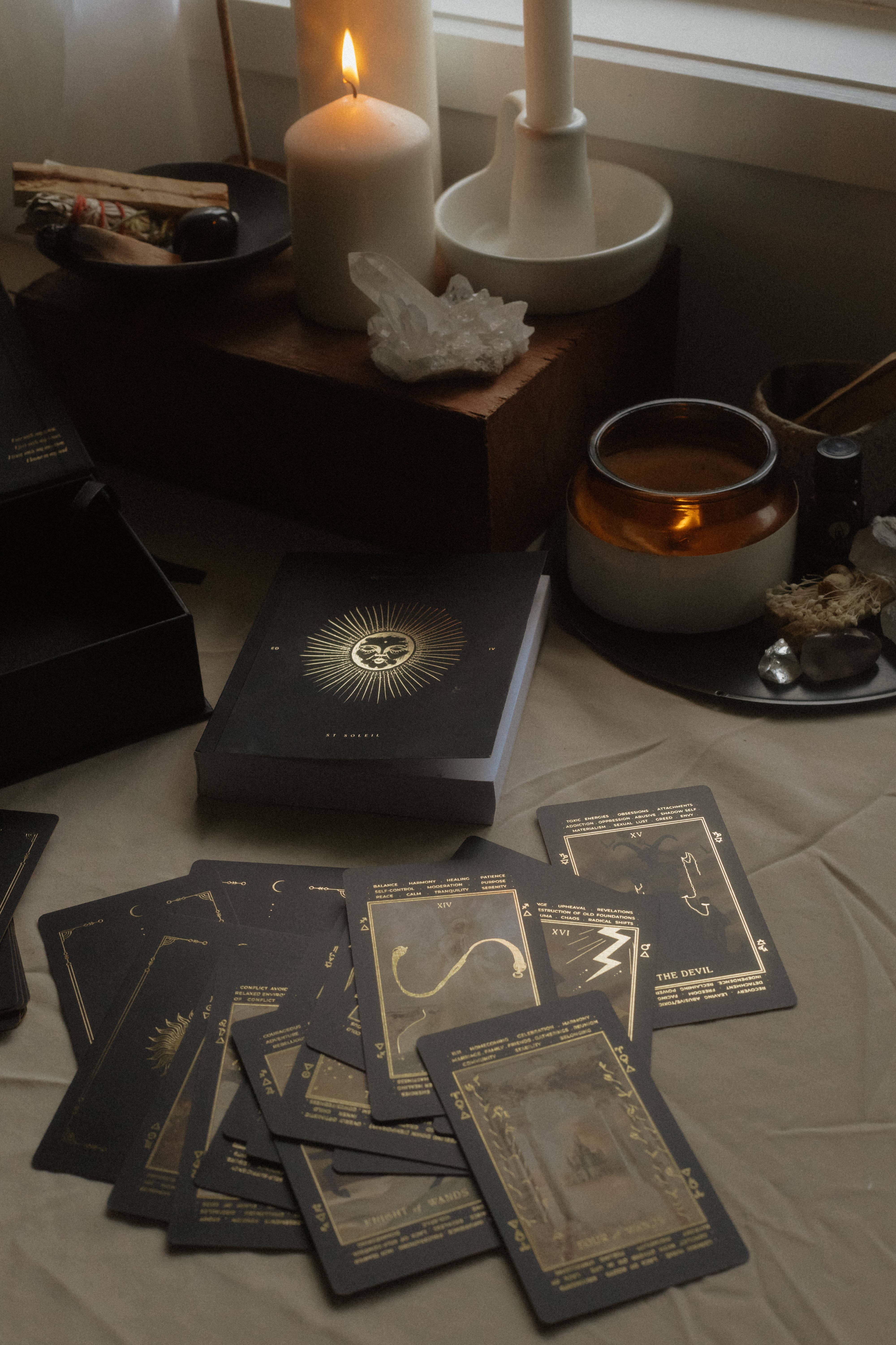 ST SOLEIL - Wholesale Tarot/Oracle Card - Lucid Dreams Beginners Tarot Deck EDIV, Black Eclipse5