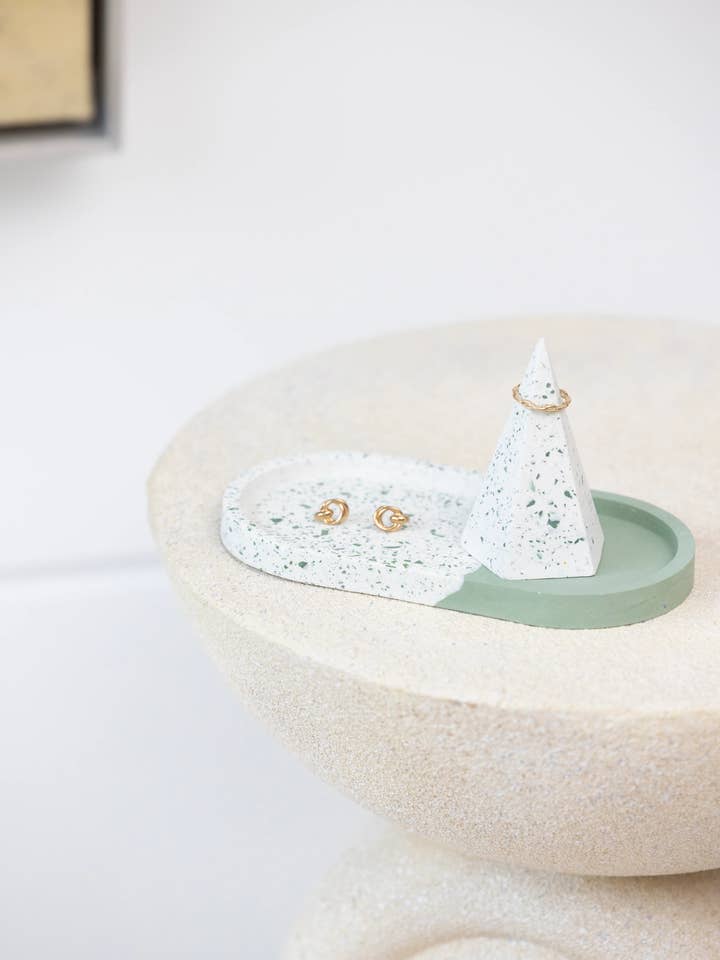 Lot de bijoux pour la vente par Luxe Home Decor Ltd