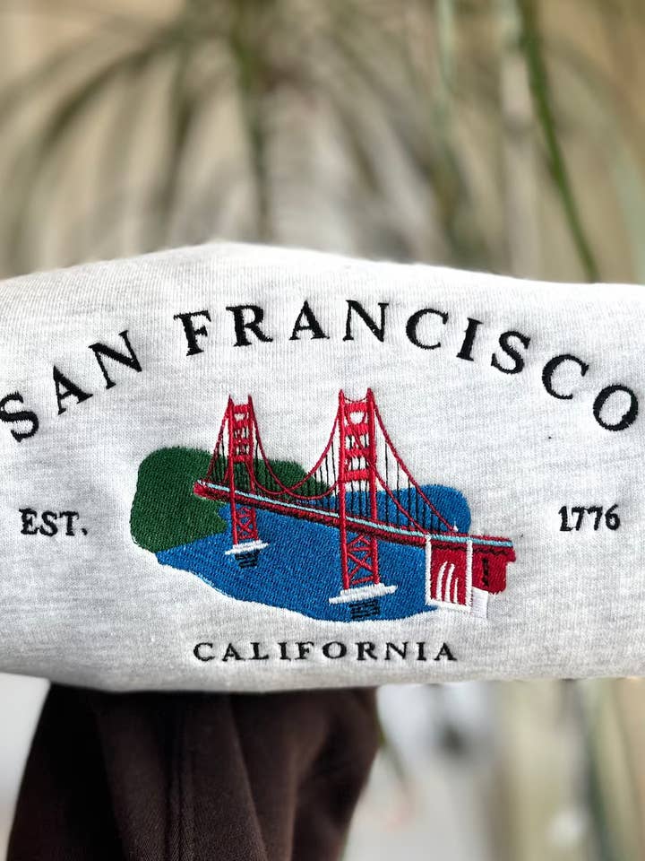 San Francisco Golden Gate Bridge Embroidered Sweatshirt for wholesale by Poppy Bloem