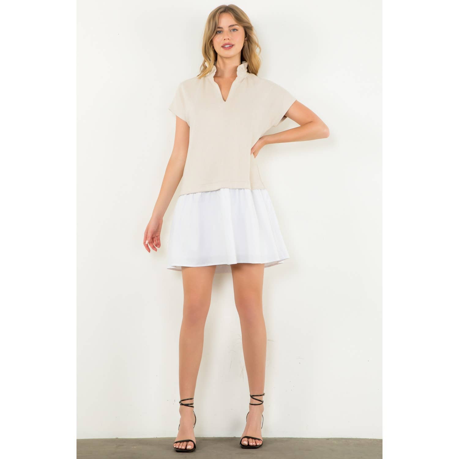 THML – Großhandel Kleid – Damen – Kurzarmkleid aus Veloursleder2