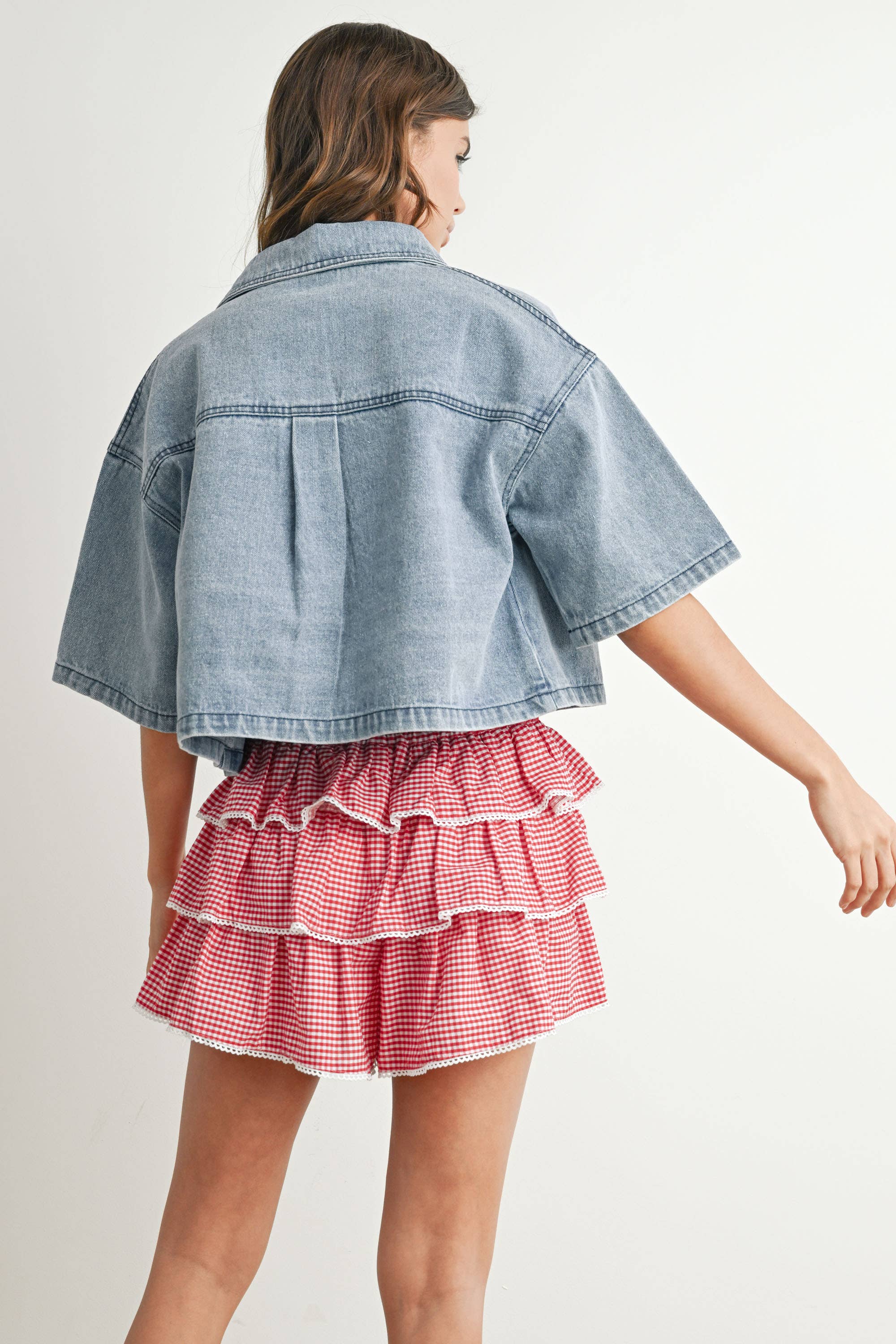 BUTTERMELON - Vendita all'ingrosso Camicia - Donna - Camicia cropped con bottoni frontali - BMJ768123