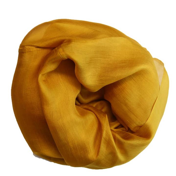 Sciarpa anello seta Than Loop 4 per la vendita all'ingrosso da parte di LOOM Fair Trade