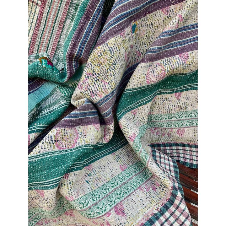 Bhawana Handicrafts - Vendita all'ingrosso Plaid - Copriletto matrimoniale vintage indiano Kantha Sari