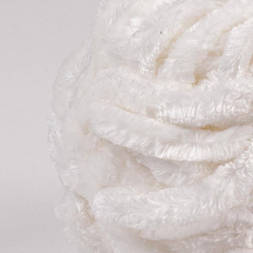 Crafted by Catherine - Wholesale Yarn - Luxe Velvet Yarn | 10.5oz/300g | Super Bulky #6 | Pack of 412