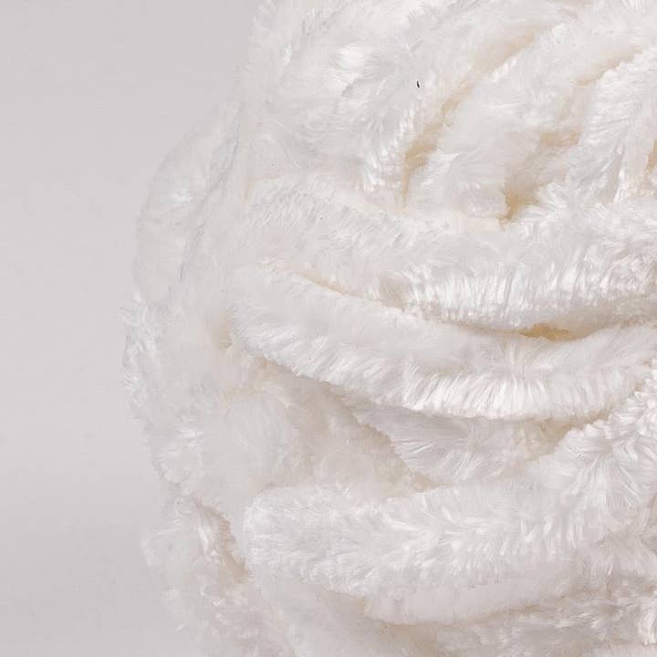 Crafted by Catherine - Wholesale Yarn - Luxe Velvet Yarn | 10.5oz/300g | Super Bulky #6 | Pack of 412