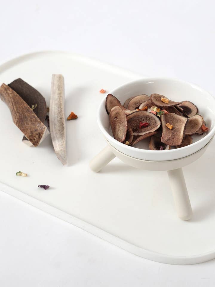 Table pour animaux surélevée Oreo . Blanc . Court pour la vente par Pets So Good