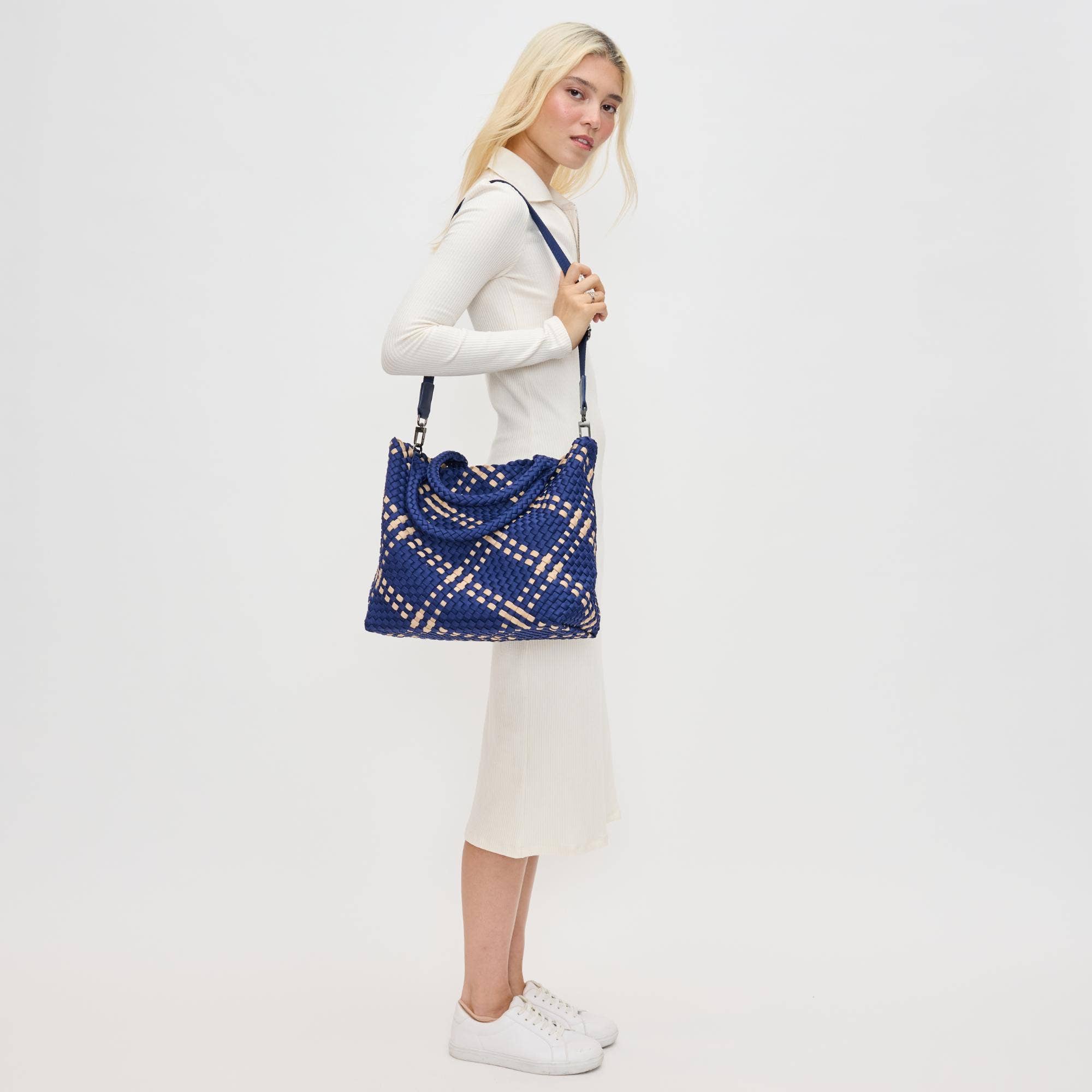 Sol and Selene - Vendita all'ingrosso Borsa tote - Donna - Borsa Media in Neoprene Intrecciato "Sky's The Limit"149