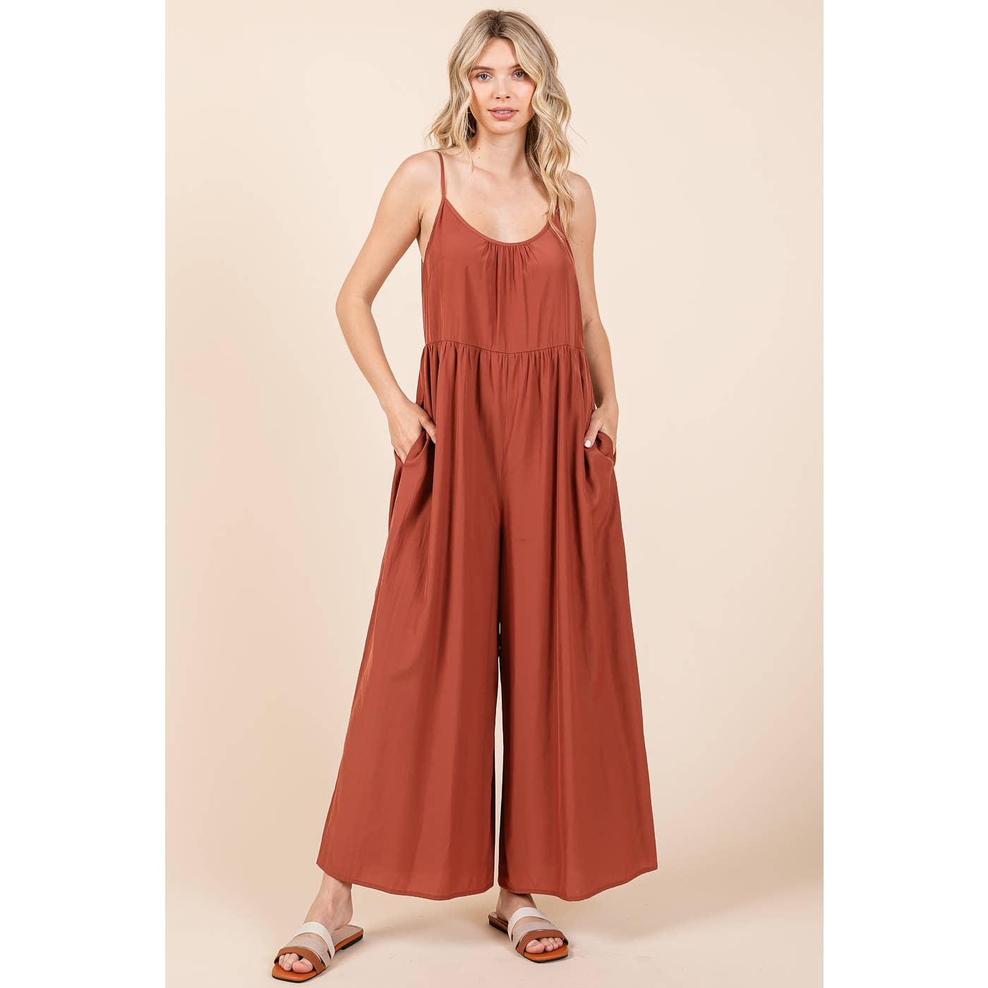 mittoshop – wholesale Jumpsuit - Dam – BRED ÄRMLÖS JUMPSUIT MED LÅNG HALS1