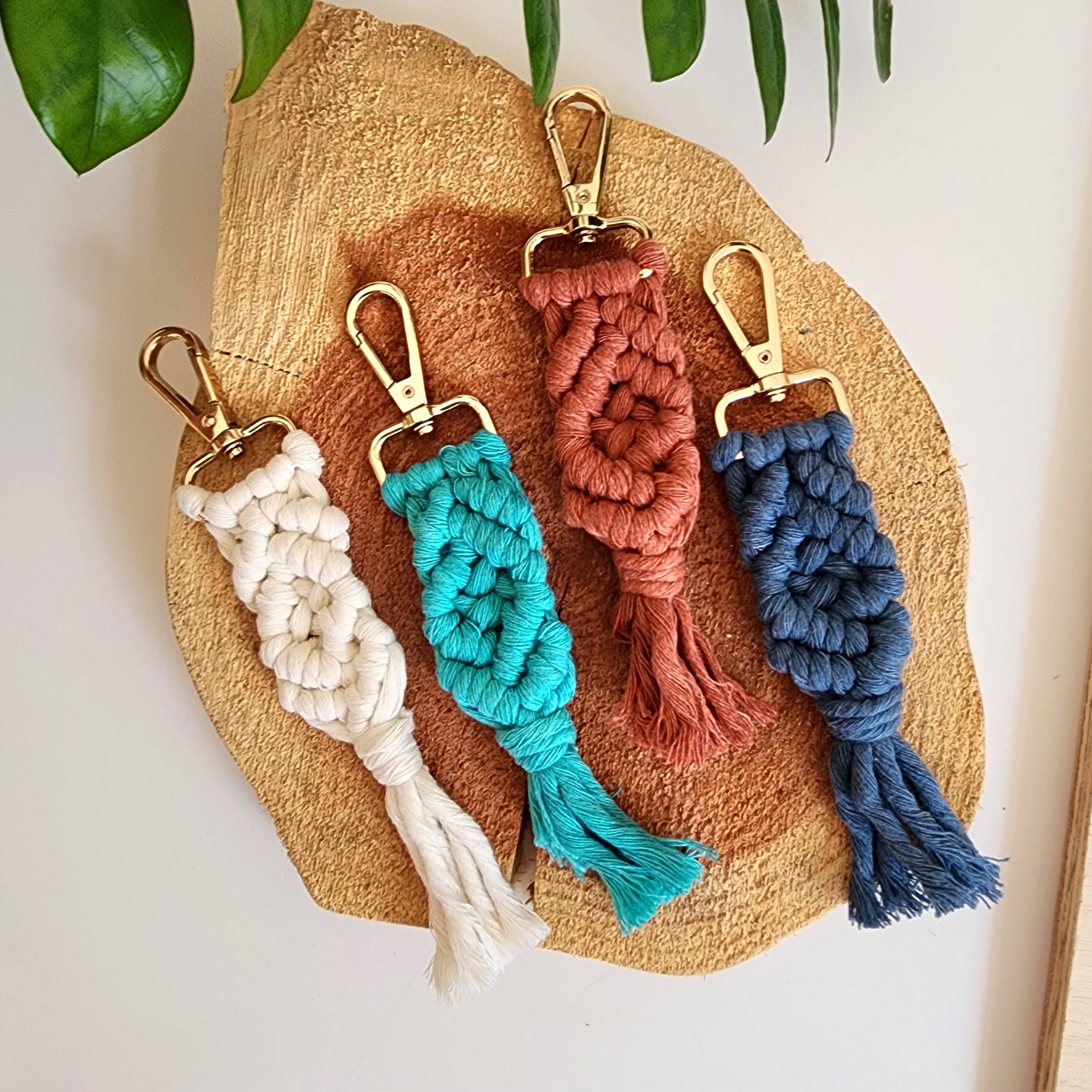 Handmade By Uruba - Wholesale Sleutelhanger - Dames - Macramé katoenen sleutelhanger, boho accessoire voor tas en sleutel2