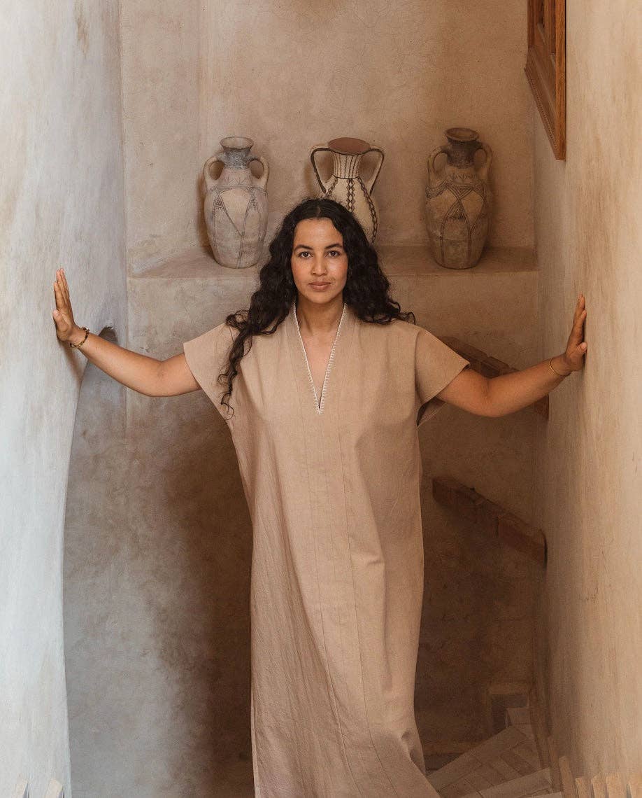 KARMAOUI DESIGN – wholesale Klänning - Dam – Caftanklänning Oum i bomull med Hbikbroderi2