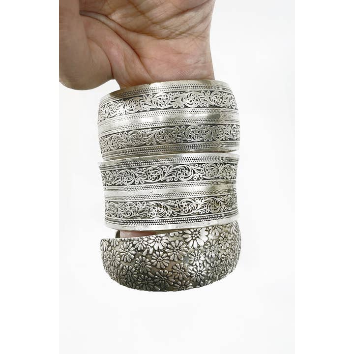 Islandhaze - Vendita all'ingrosso Bracciale a polsino - Fiore a spirale intagliato in argento tibetano che collega i rami Patt