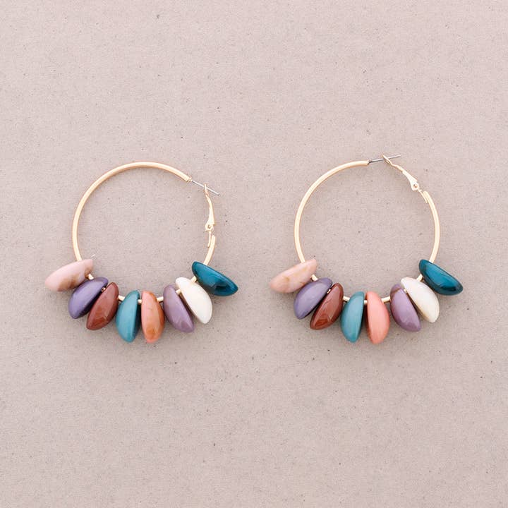 Brincos Argola com Conchitas de Resina por atacado de Sonata