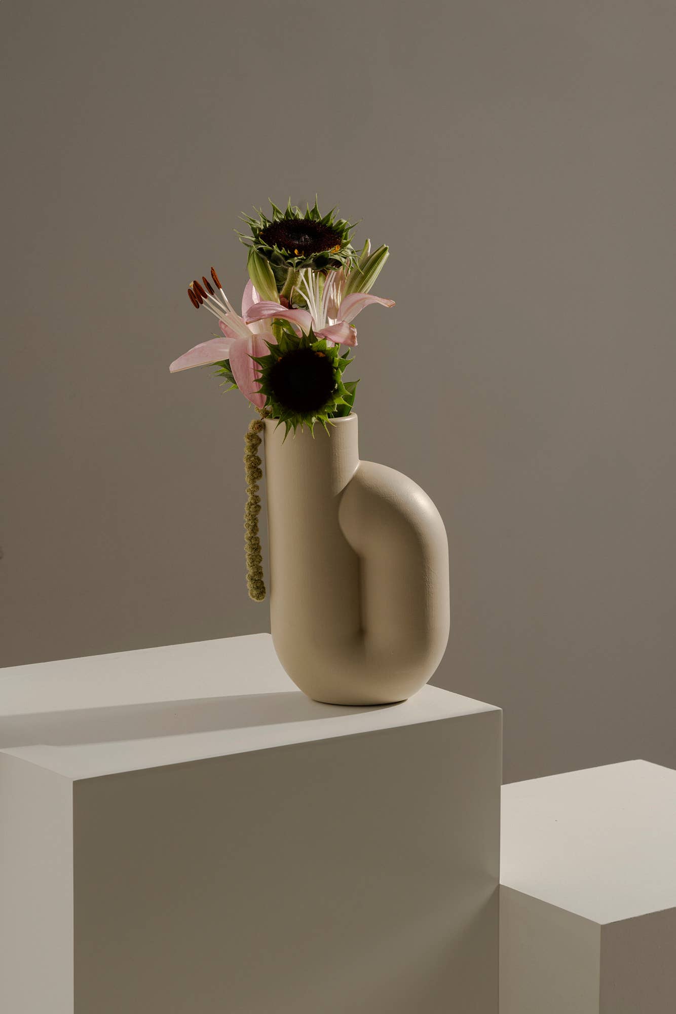 Off white Nono Vase - Off White - Heminredning för wholesale på Faire