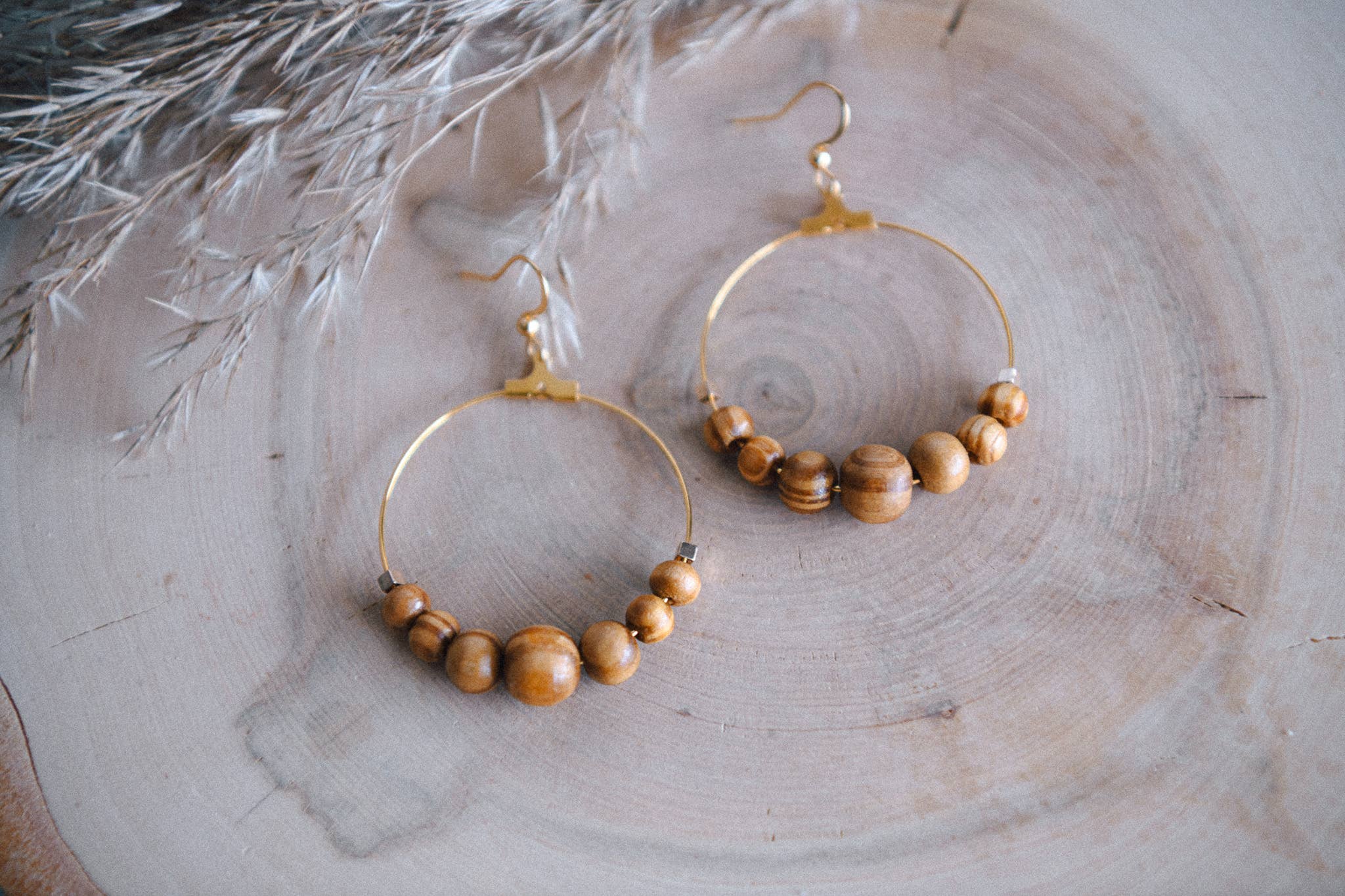 Cecelia Designs Jewelry - Vente Créoles - Boucles d'oreilles créoles bohèmes légères5