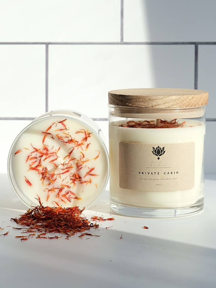 private cabin soy candle for wholesale by Lotus La Vie