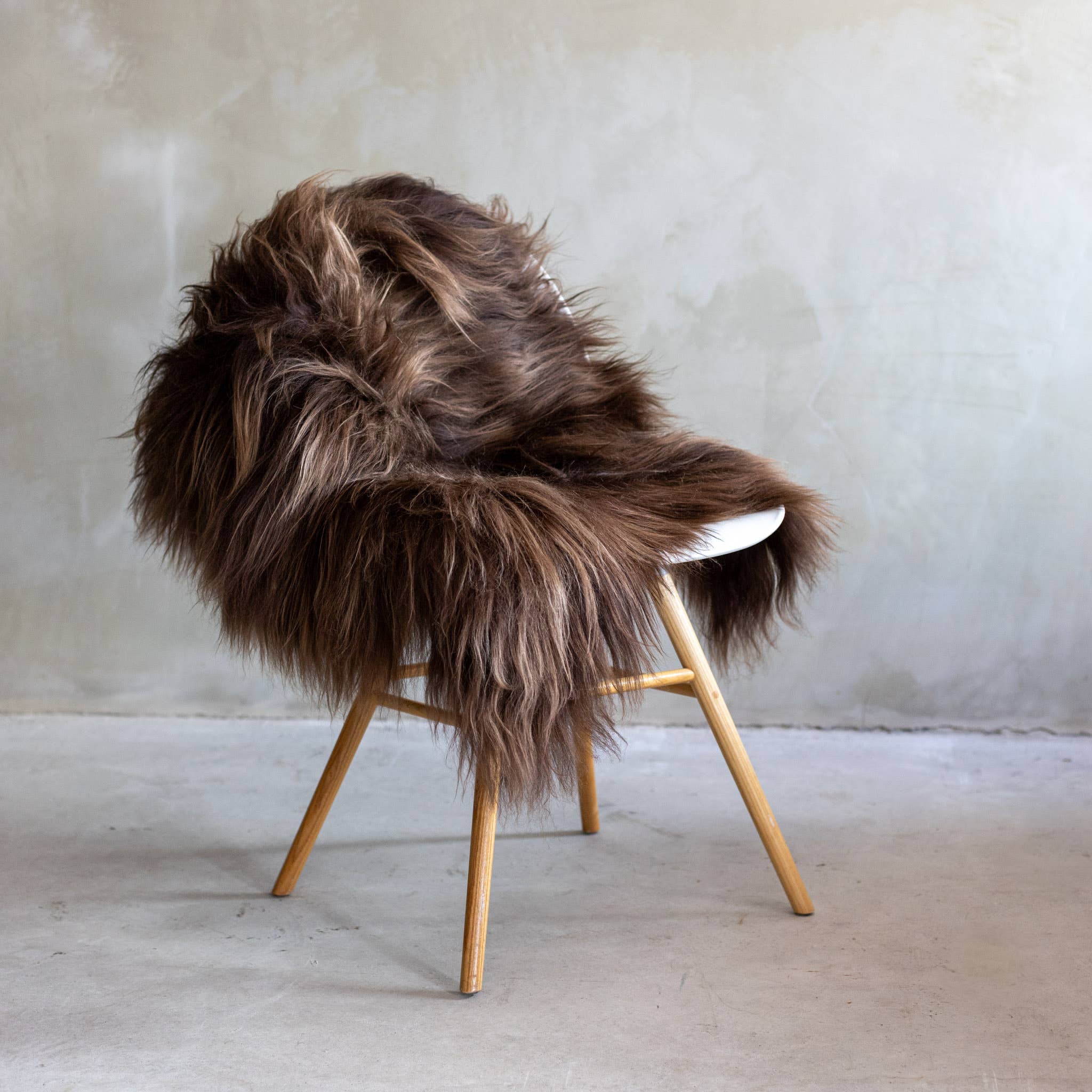 Van Buren - Wholesale Chair - Icelandic sheepskin dyed | 16 colors3
