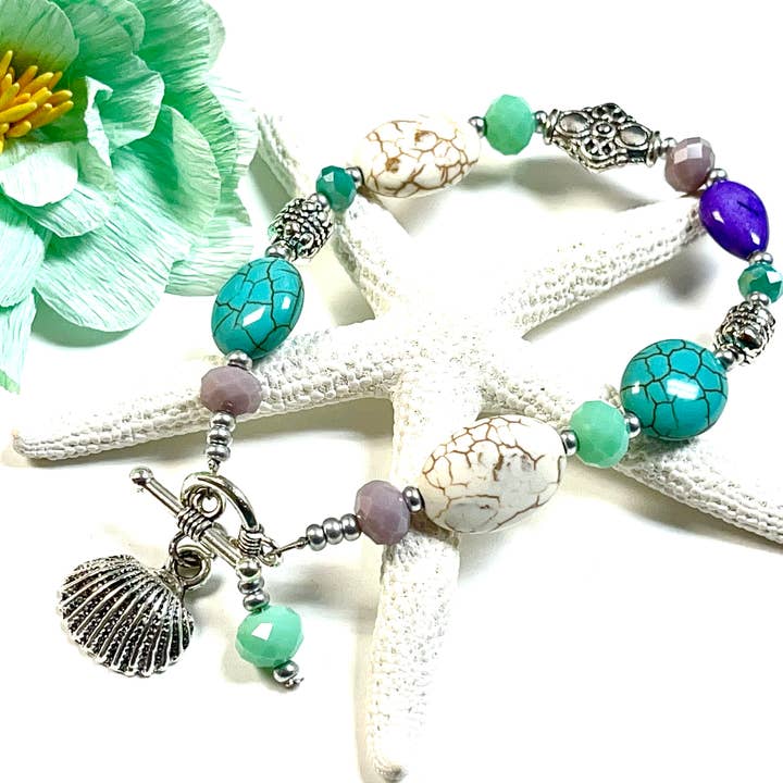 Assortiment de bracelets coquille turquoise pour la vente par Devi Creations