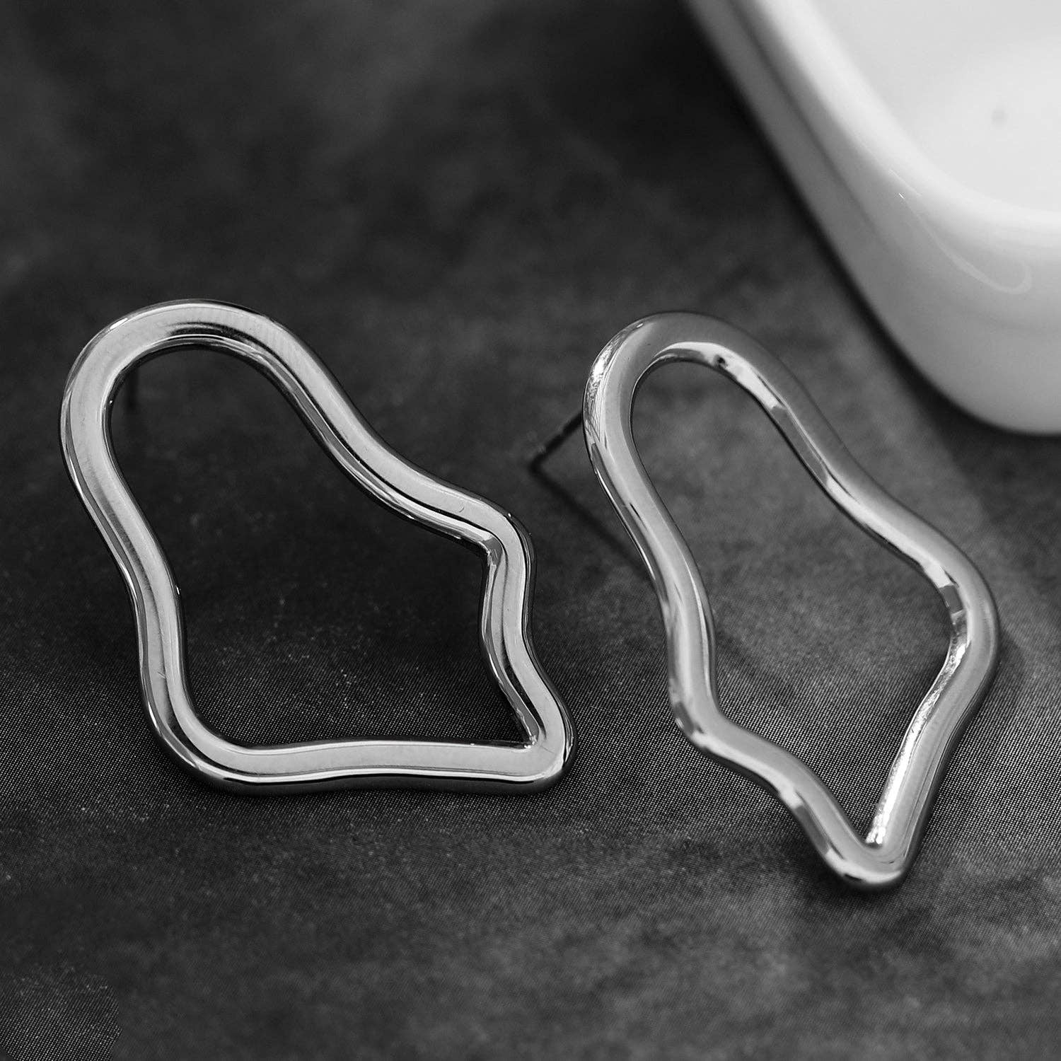 HACKNEY NINE - Wholesale  - MARTINA Irregular Shaped Hoop Earrings in Silver4