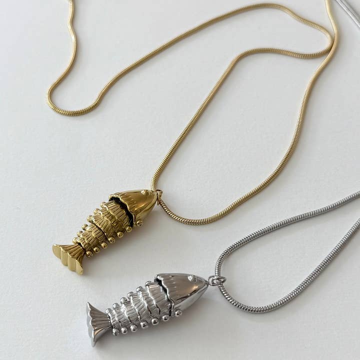 A.B. Paris - Wholesale Pendant/Charm Necklace - Big Fish Necklace - gold or silver1