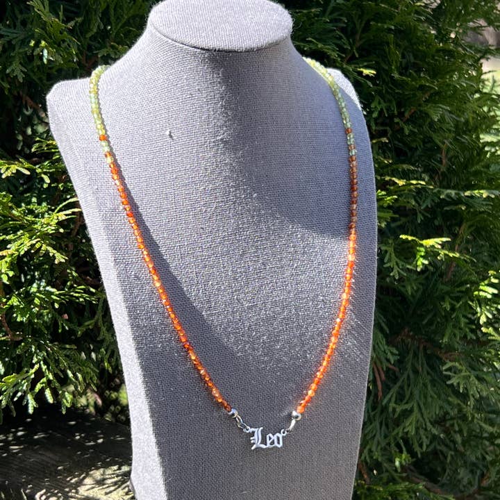Collier en Cristal avec Perles Leo - Signe du Zodiaque - Acier pour la vente par Earth Star Healing Collective