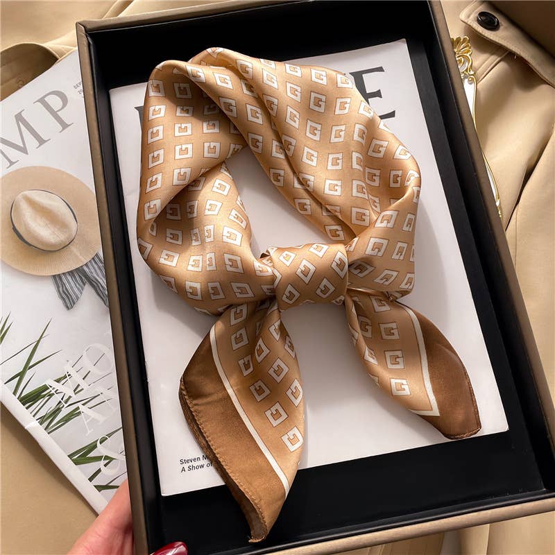 AK Brand – Großhandel Bandana – Damen – Mehrfarbiges Halstuch mit Blumendruck 70* 70 cm2