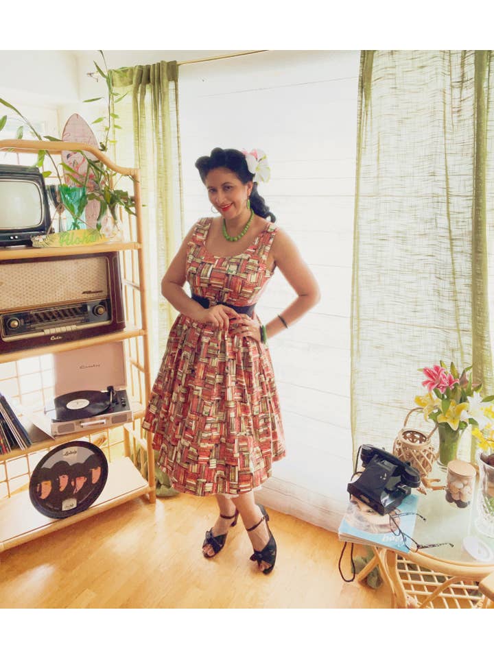 Dolly & Dotty - Wholesale Dress - Women's - Vintage Reproduction Swing Dress in Book Print
