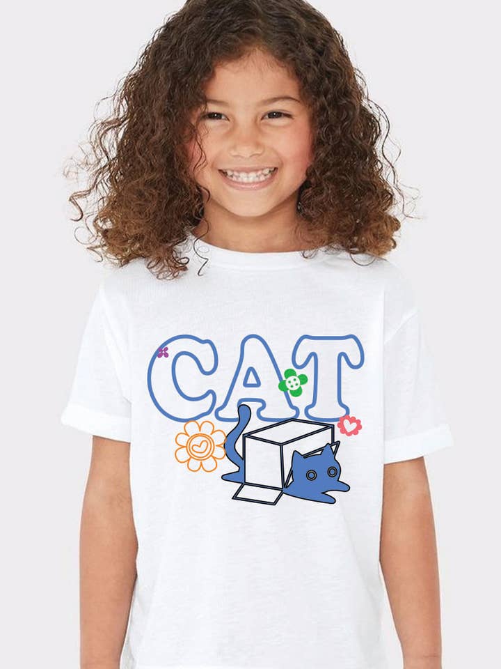 L1099 - CAT grafisk tee for engroshandel hos KNOCK ON THE STYLE