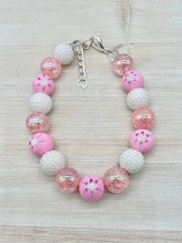 Fleur de printemps avec strass en gelée blanche pour la vente par My Trendy Little Pup