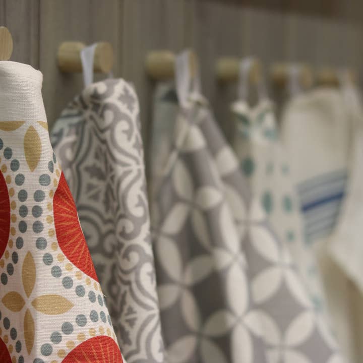 Hugodesign - Wholesale Coat Rack - Small Oak Hanger1