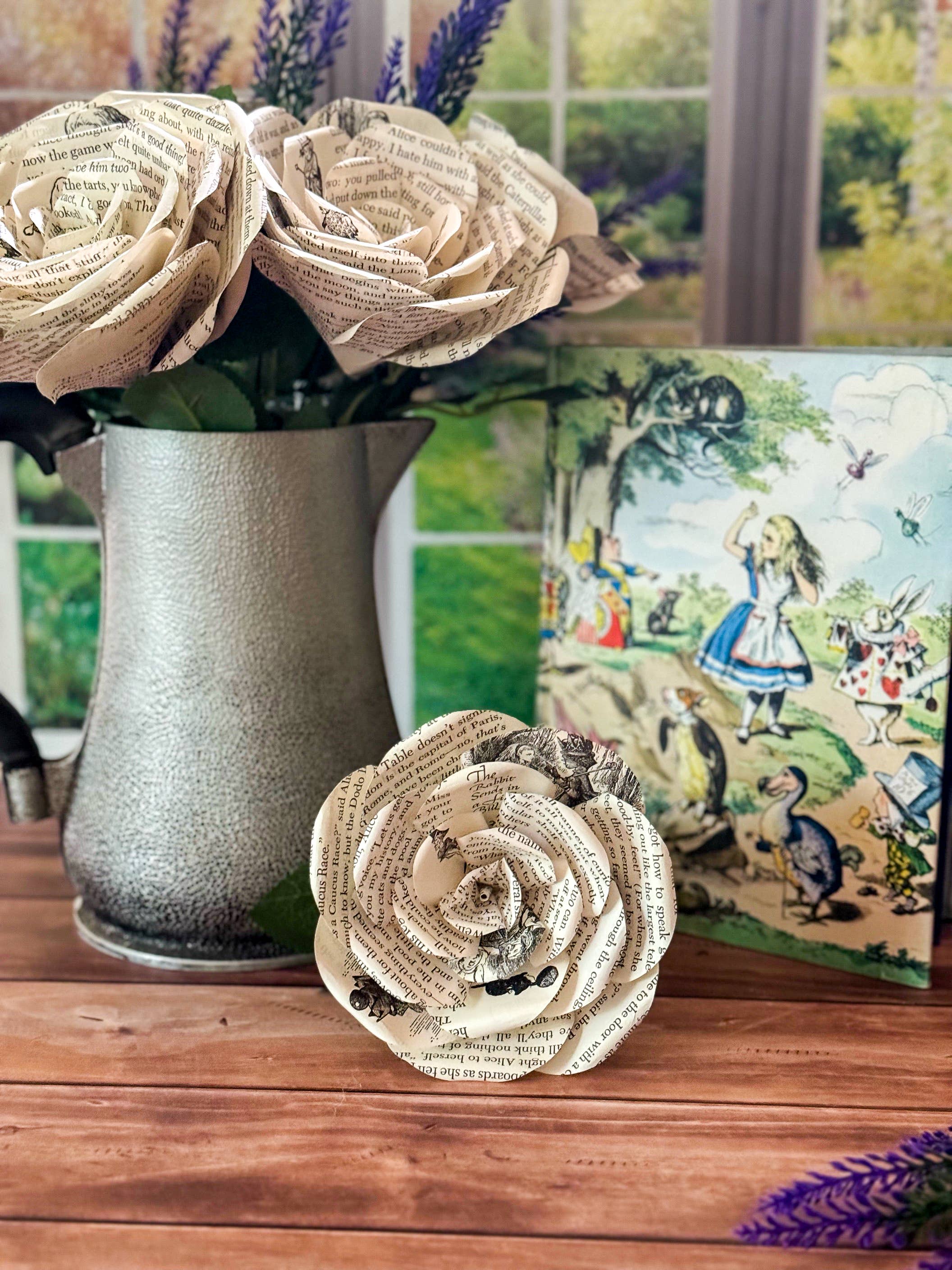 Literary Blooms – wholesale Konstgjorda blommor – Alice i Underlandet Pappersros – Medium (5")3