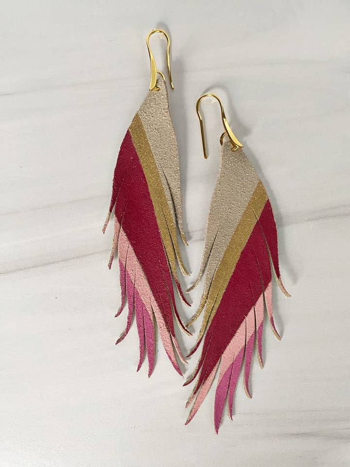 Diagonal Stripe Læder Øreringe - Guld Magenta Pink Hot Pink for engroshandel hos The Supply Society