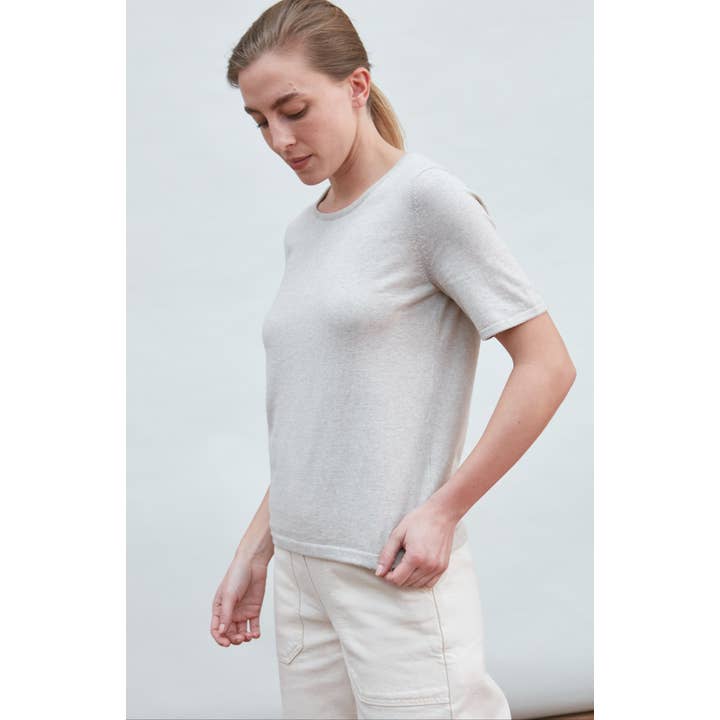 T-shirt feminina de malha em algodão ultrafino com gola redonda por atacado de Paul James Knitwear