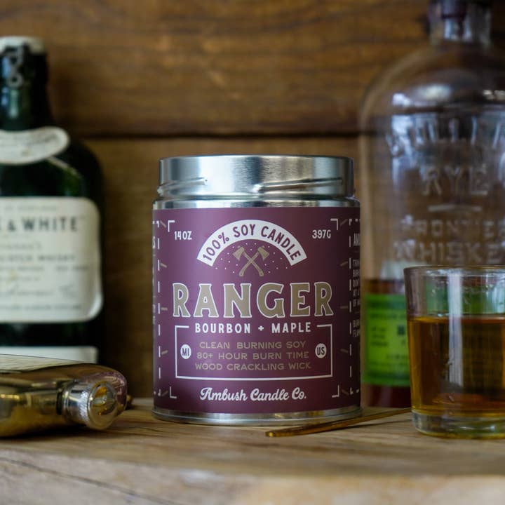Ranger | Candela di soia Bourbon + Acero 14oz per la vendita all'ingrosso da parte di Ambush Candle Co.