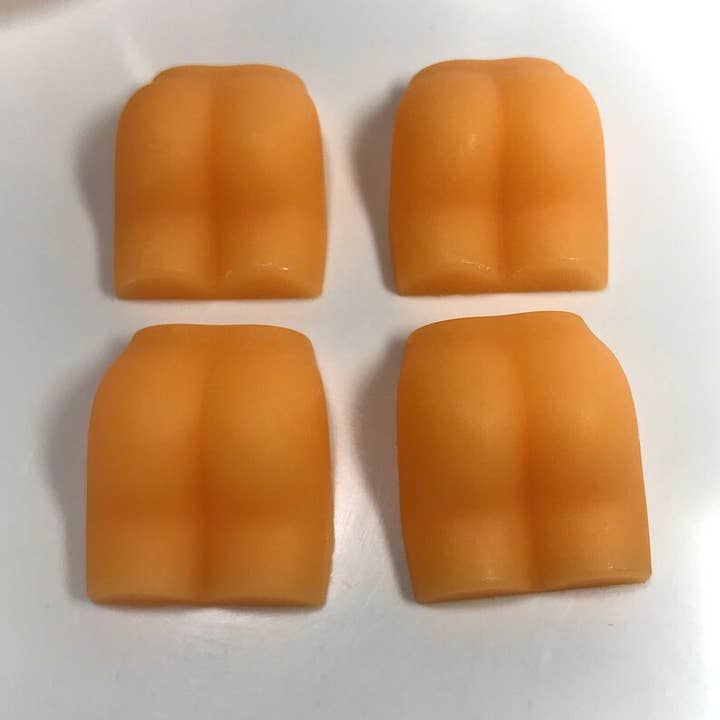 "Ooh Peachy" bum shaped vegan wax melts for wholesale by Heathwax