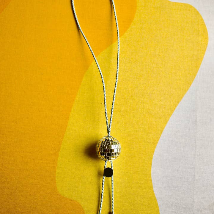 Abstruselike – Engroshandel Vævet halskæde – Disco Cowgirl - Bolo slips8