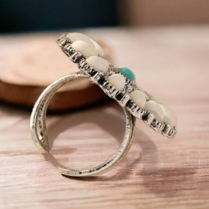 The Bling Barn - Wholesale Cocktail/Statement Ring - Vintage Western Blossom Ring