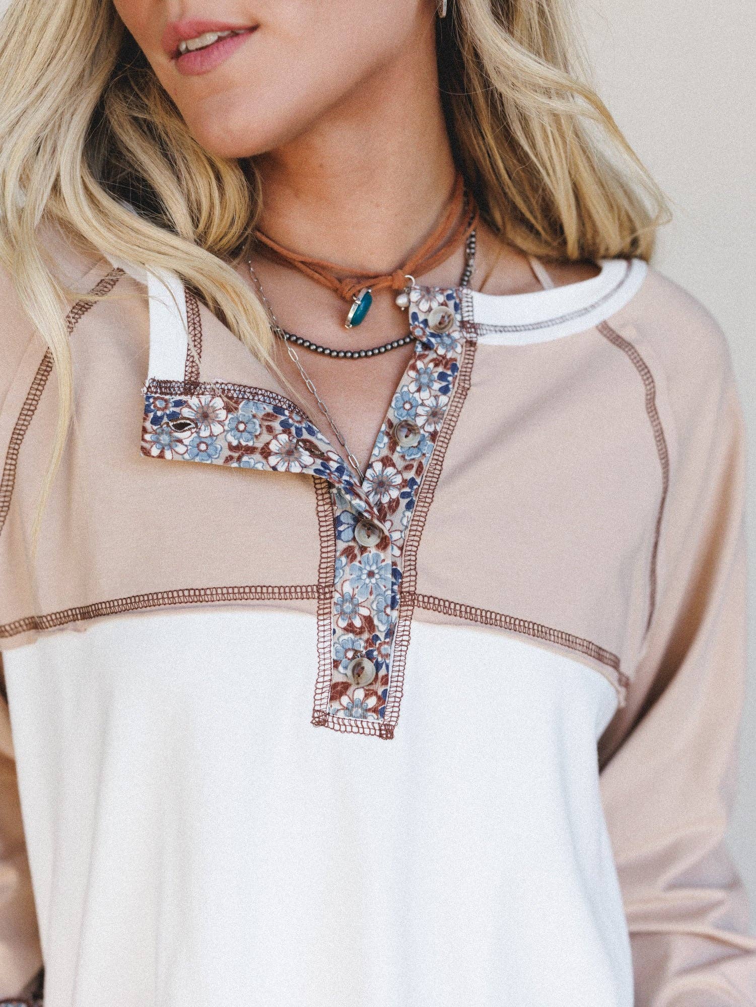 Taupe Haut Honey Bloom - Taupe Blanc Cassé en vente sur Faire3