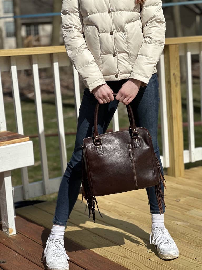 FIENILE AZTECO Borsa western MontanaCo con frange lunghe in pelle e ricamo in vendita all'ingrosso su Faire1