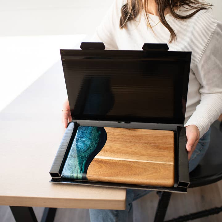 Lynn & Liana Designs - Vendita all'ingrosso Taglieri per formaggio - Tagliere per formaggi e salumi in legno di acacia con resina - No dazi!7