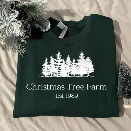 Chandail à col rond de la collection Christmas Tree Farm pour la vente par The Crafty Tee