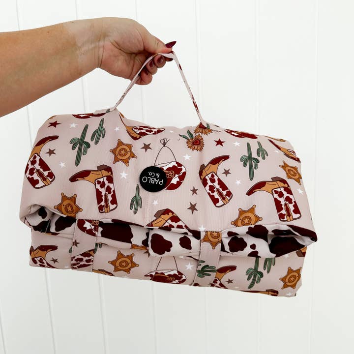 Tappetino da Viaggio Deluxe: Howdy / Rodeo per la vendita all'ingrosso da parte di Pablo & Co. Boutique