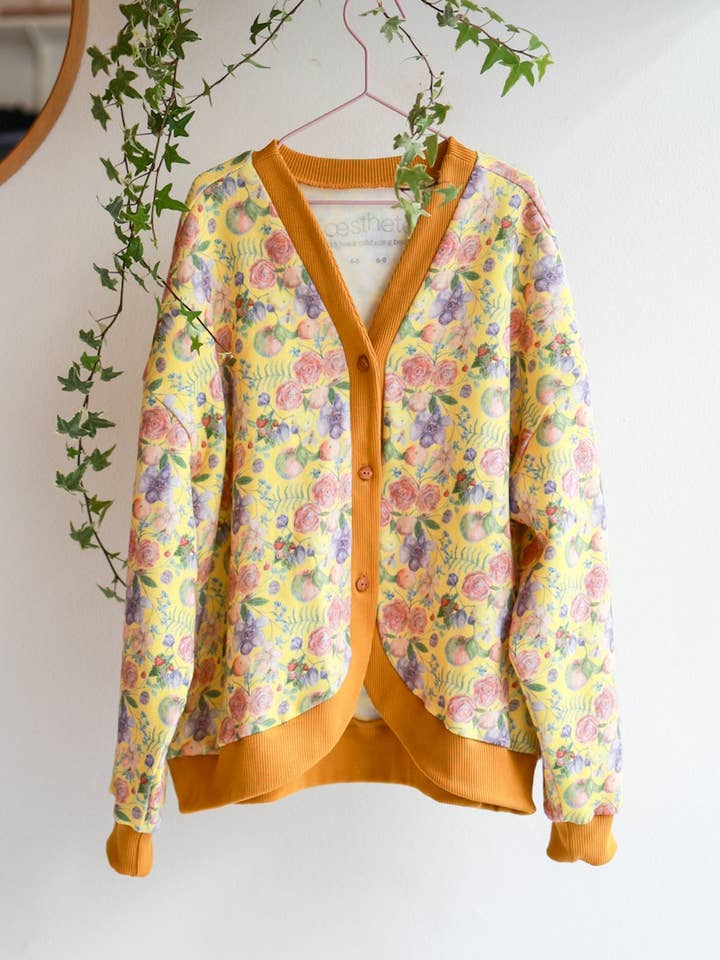 'Oversized Cardigan 'Gourmet Garden' | citroen voor wholesale door aesthete-kidswear