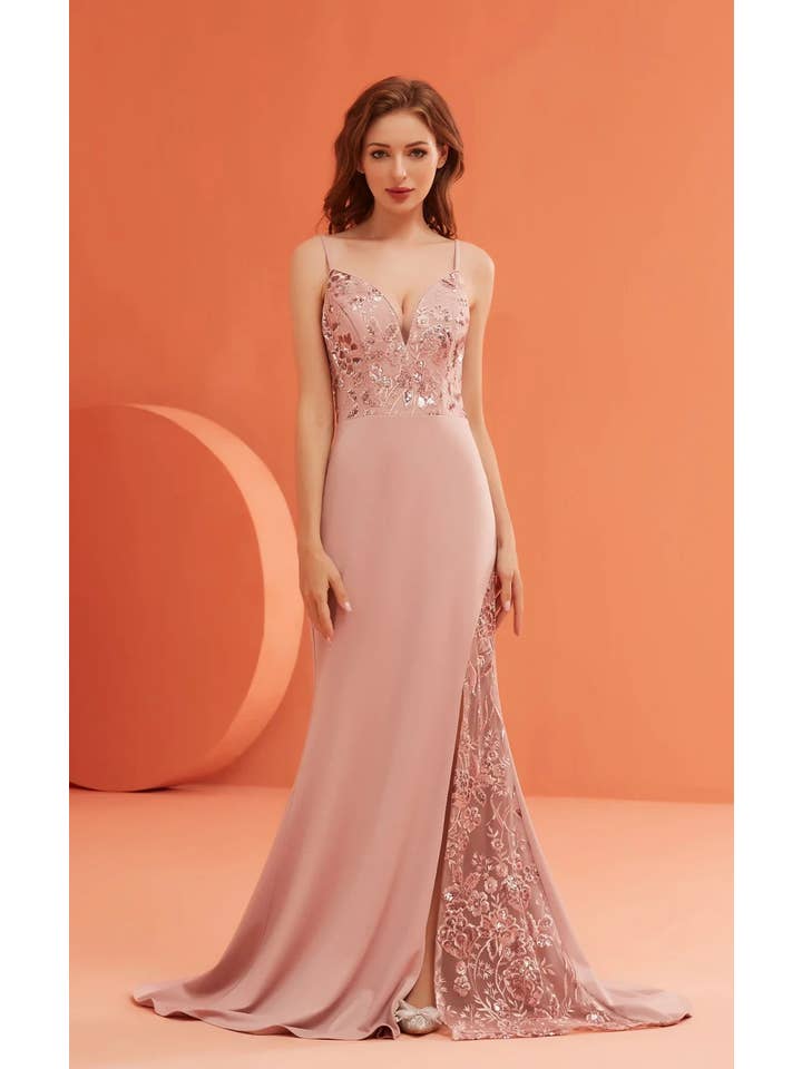 Tux-USA® – wholesale Klänning - Dam – Elegant klänning i spets med pärlor och slits J22046