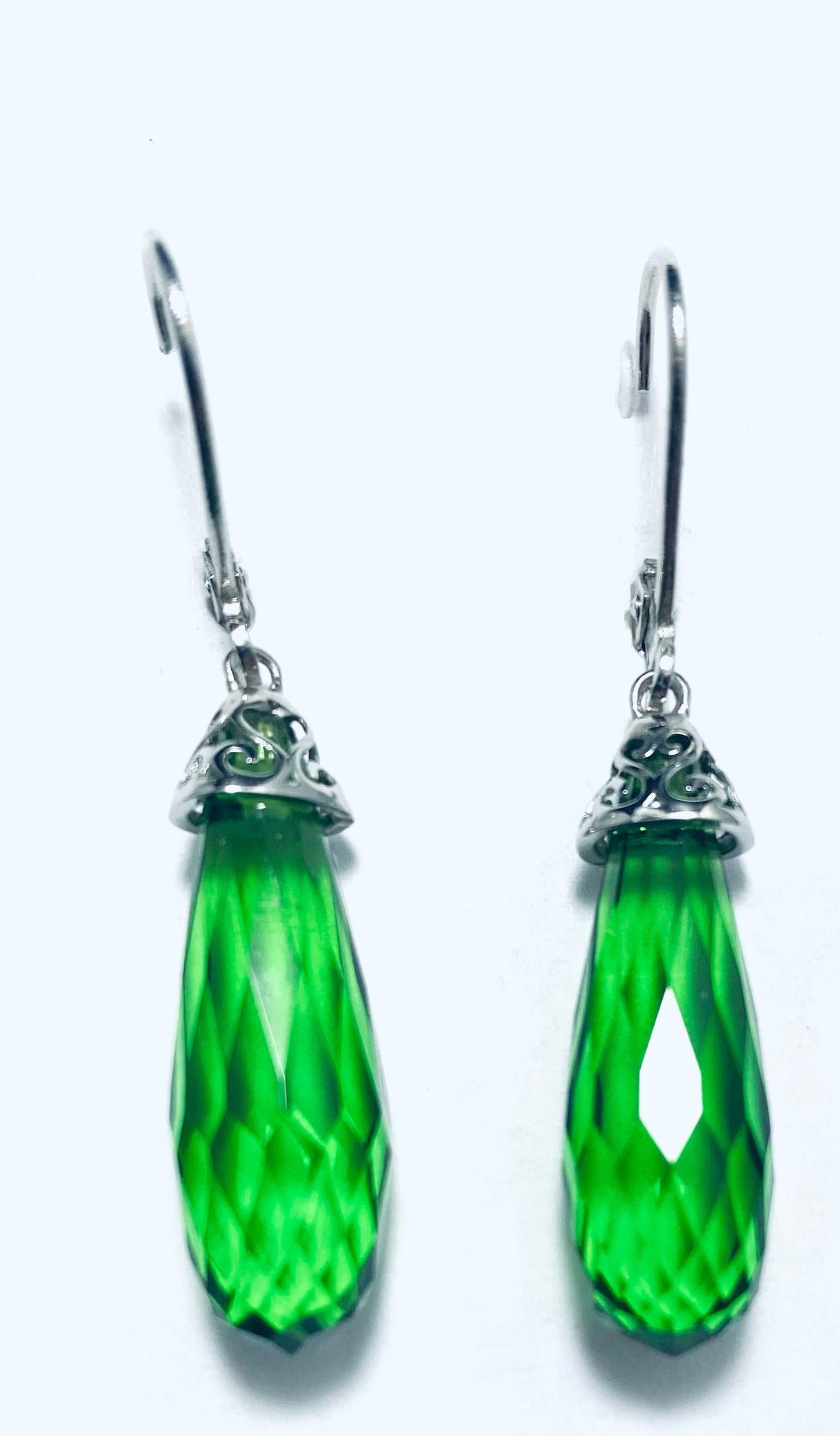 Twan Kee Jewelry - Venta al por mayor Pendientes colgantes - Pendientes colgantes de helenita verde con filigrana de estilo antiguo4
