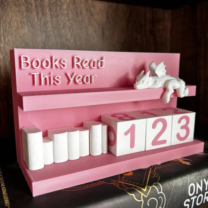 The Printed Maniac - Wholesale Decorative Tabletop Object - Books Read Counter: Bookworm Decor with Dice - Track Reading0