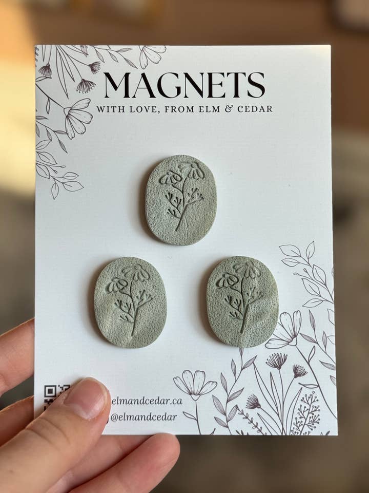 Ensemble de 10 aimants floraux assortis pour la vente par Elm & Cedar